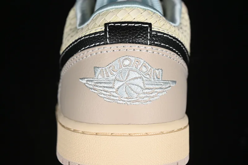 All categories Air Jordan Jordan series basketball shoes Air Jordan 1 Low G version pure original Air Jordan 1 Low AJ1 Joe 1 sandy style low-top retro basketball shoes HQ3440-101